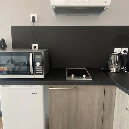 Le 202 De La Gare: Neuf Et Climatise Apartmán *