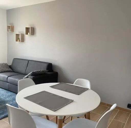 Le 202 De La Gare: Neuf Et Climatise Appartement