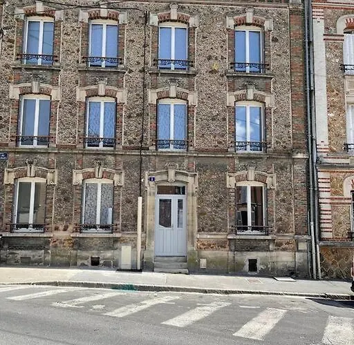 Le 202 De La Gare: Neuf Et Climatise Appartement Châlons-en-Champagne